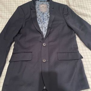 Appaman Boys suit in navy. Size 10.